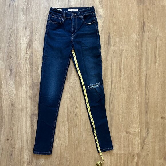 Levi's 721 High Rise Skinny Jean in Distressed - 25 - Picture 6 of 7